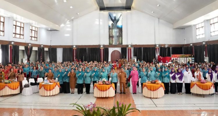 Tri Tito Ajak Warga Tana Toraja Berantas HIV dan TBC