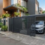 12 Ide Pintu Pagar Geser untuk Carport Sempit agar Lebih Lega
