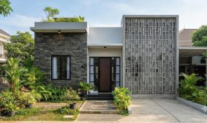 6 Model Fasad Rumah Roster dan Batu Andesit yang Elegan