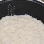 6 Tips Menyelamatkan Nasi Overcooked agar Tidak Lembek dan Pulen