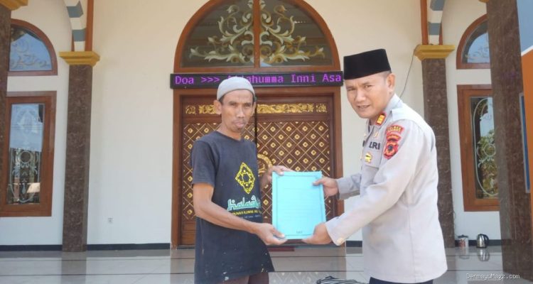 Aksi Inspiratif Polsek Tukdana Indramayu Bangun Sarana Ibadah