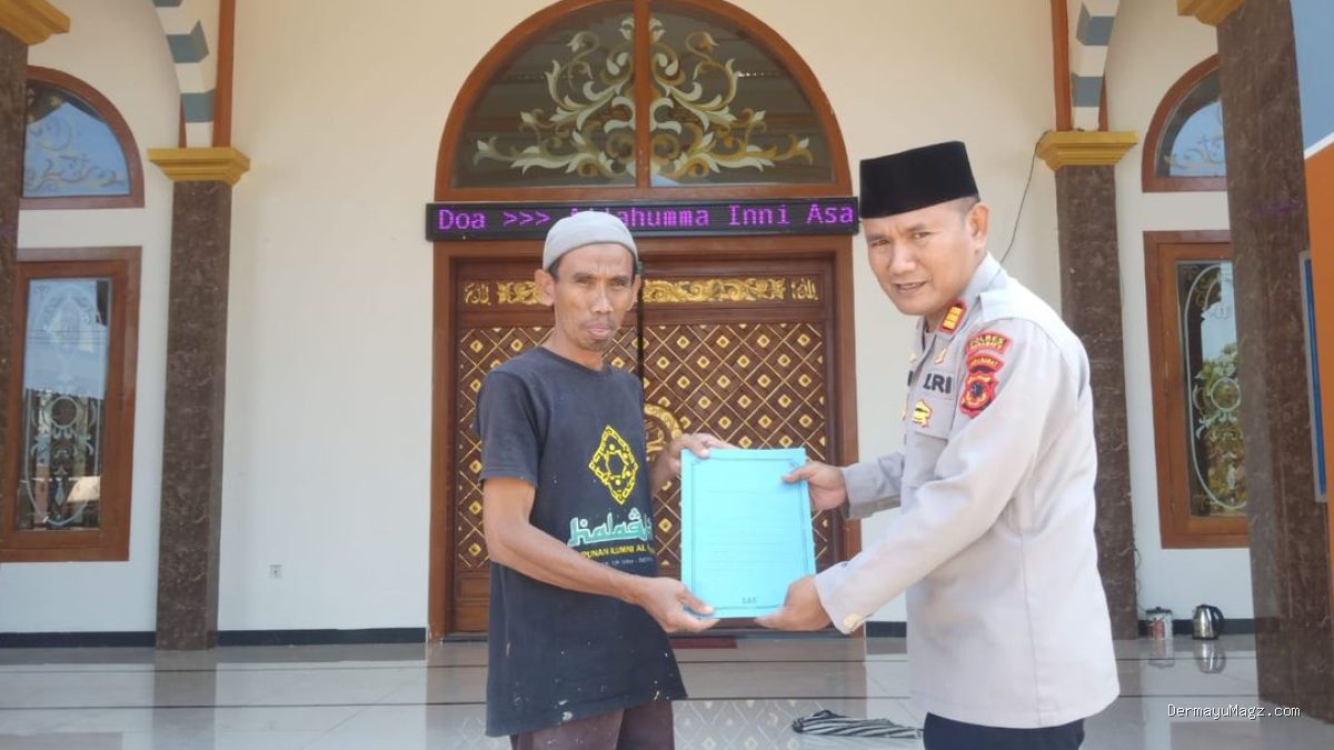 Aksi Inspiratif Polsek Tukdana Indramayu Bangun Sarana Ibadah