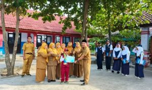 Arzan Siswa SDN 2 Ranjeng Borong Medali Saat Teman Asyik Bermain