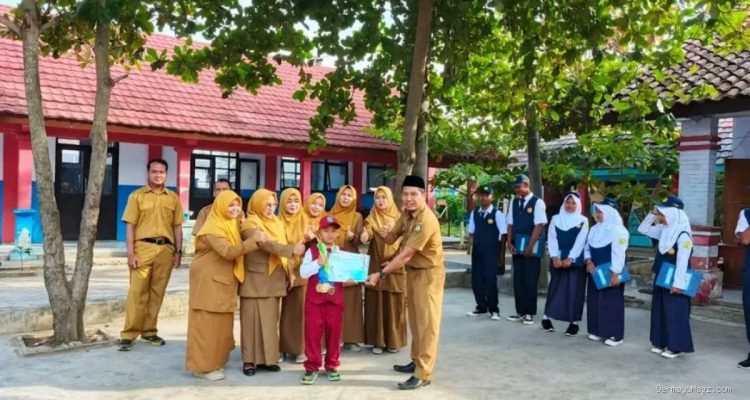Arzan Siswa SDN 2 Ranjeng Borong Medali Saat Teman Asyik Bermain