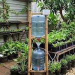 DIY Alat Penyiram Tanaman Otomatis dari Galon Bekas, Praktis!