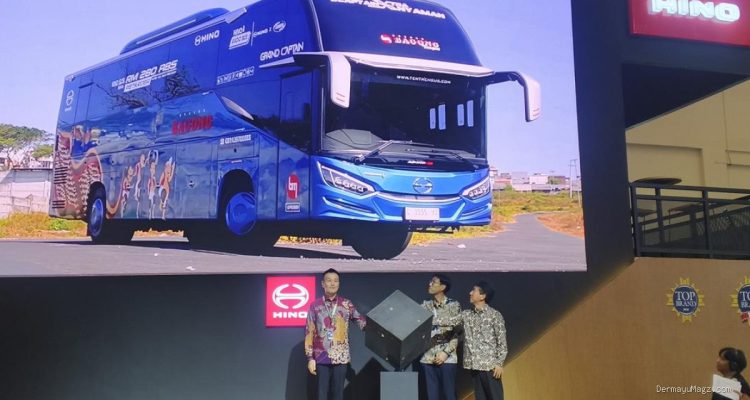 Hino RM 280 Resmi Meluncur di GIIAS 2026, Raja Jalanan Baru!