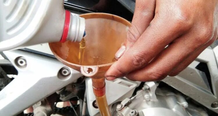Photo via Bing Images - Kapan Harus Ganti Oli Motor yang Jarang Dipakai? Ini Aturannya