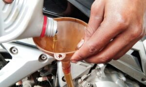 Photo via Bing Images - Kapan Waktu Ideal Ganti Oli Motor? Ini Panduan Berdasarkan Jarak Tempuh