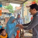 Lucky Hakim Salurkan Bantuan Korban Kebakaran di Gantar dan Anjatan