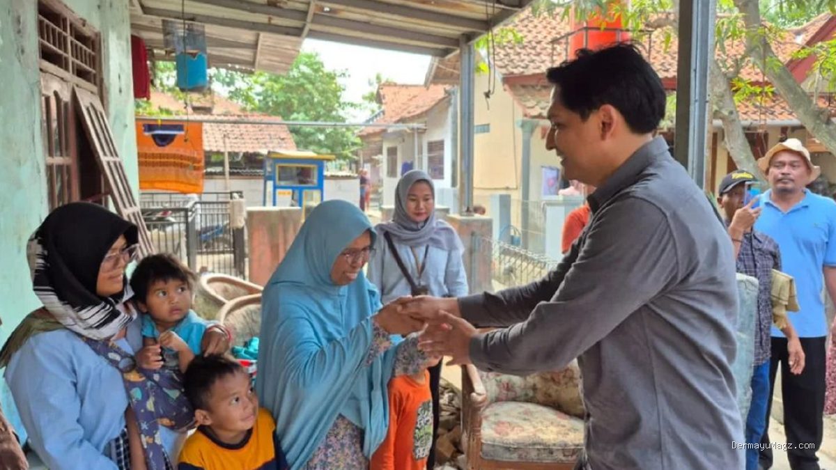 Lucky Hakim Salurkan Bantuan Korban Kebakaran di Gantar dan Anjatan