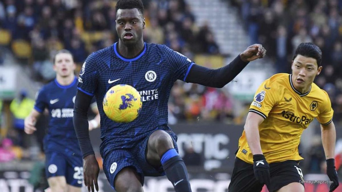 Napoli Incar Benoit Badiashile, Chelsea Ajukan Syarat Transfer