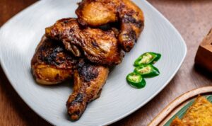 Photo by Ega Morgan via Pexels - Resep Ayam Bakar Pedas Manis: Bumbu Meresap dan Nagih