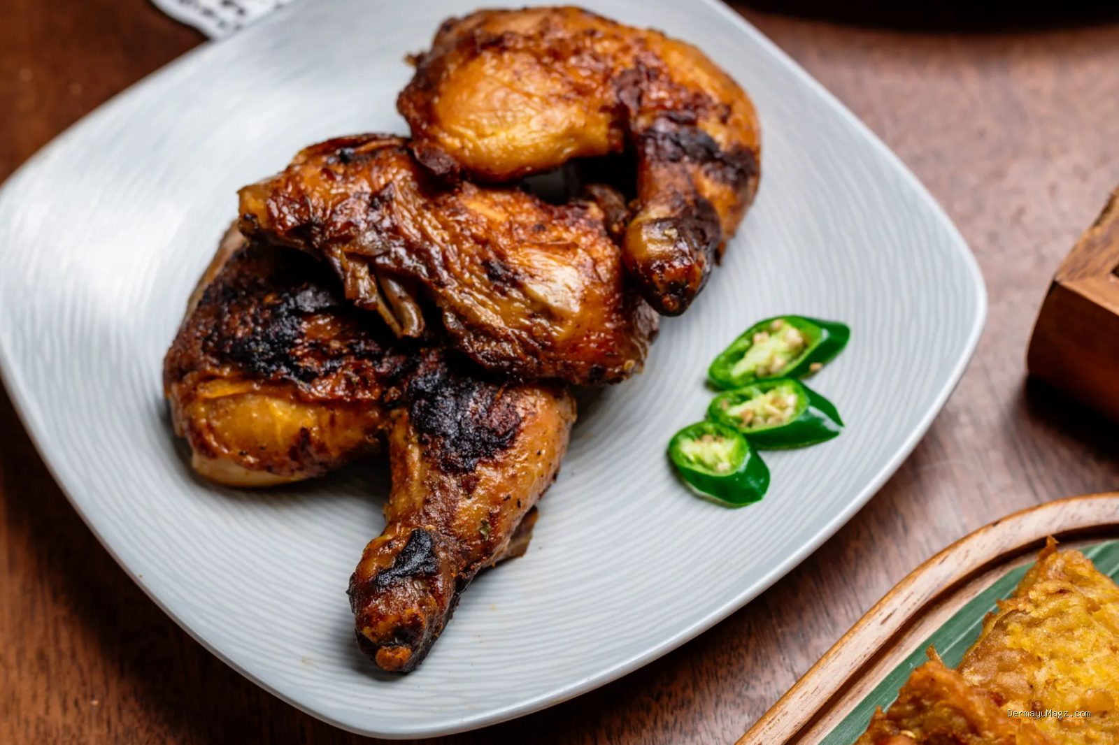 Photo by Ega Morgan via Pexels - Resep Ayam Bakar Pedas Manis: Bumbu Meresap dan Nagih