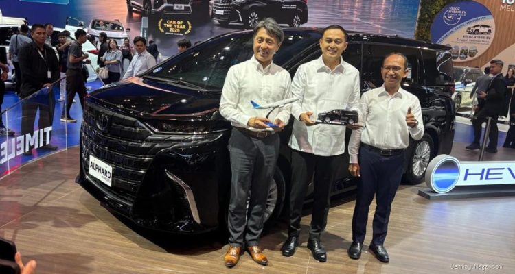 Toyota dan Garuda Indonesia Kerja Sama, Alphard Hybrid EV Jadi Armada Bandara