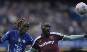 Trevoh Chalobah Resmi ke Como, Tinggalkan Chelsea Musim Ini