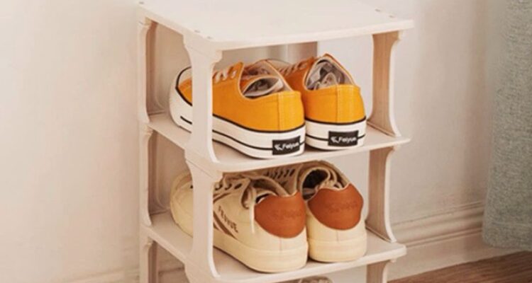 Photo by shopee.co.id - 10 Ide Rak Sepatu Minimalis untuk Teras yang Rapi dan Estetik