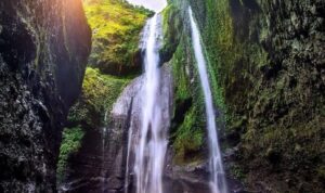 Photo by mixviraltoday.blogspot.com - 10 Rekomendasi Wisata Air Terjun Terbaik untuk Liburan Anda
