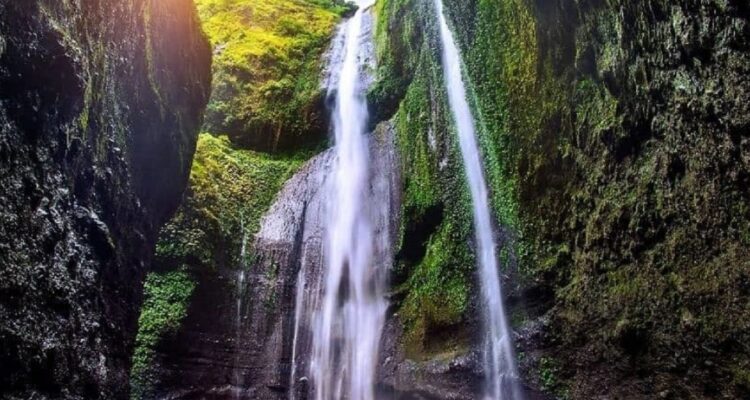 Photo by mixviraltoday.blogspot.com - 10 Rekomendasi Wisata Air Terjun Terbaik untuk Liburan Anda