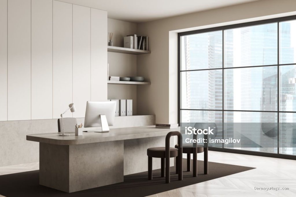 Photo by istockphoto.com - Inspirasi Desain Meja Kerja Menghadap Jendela yang Estetik