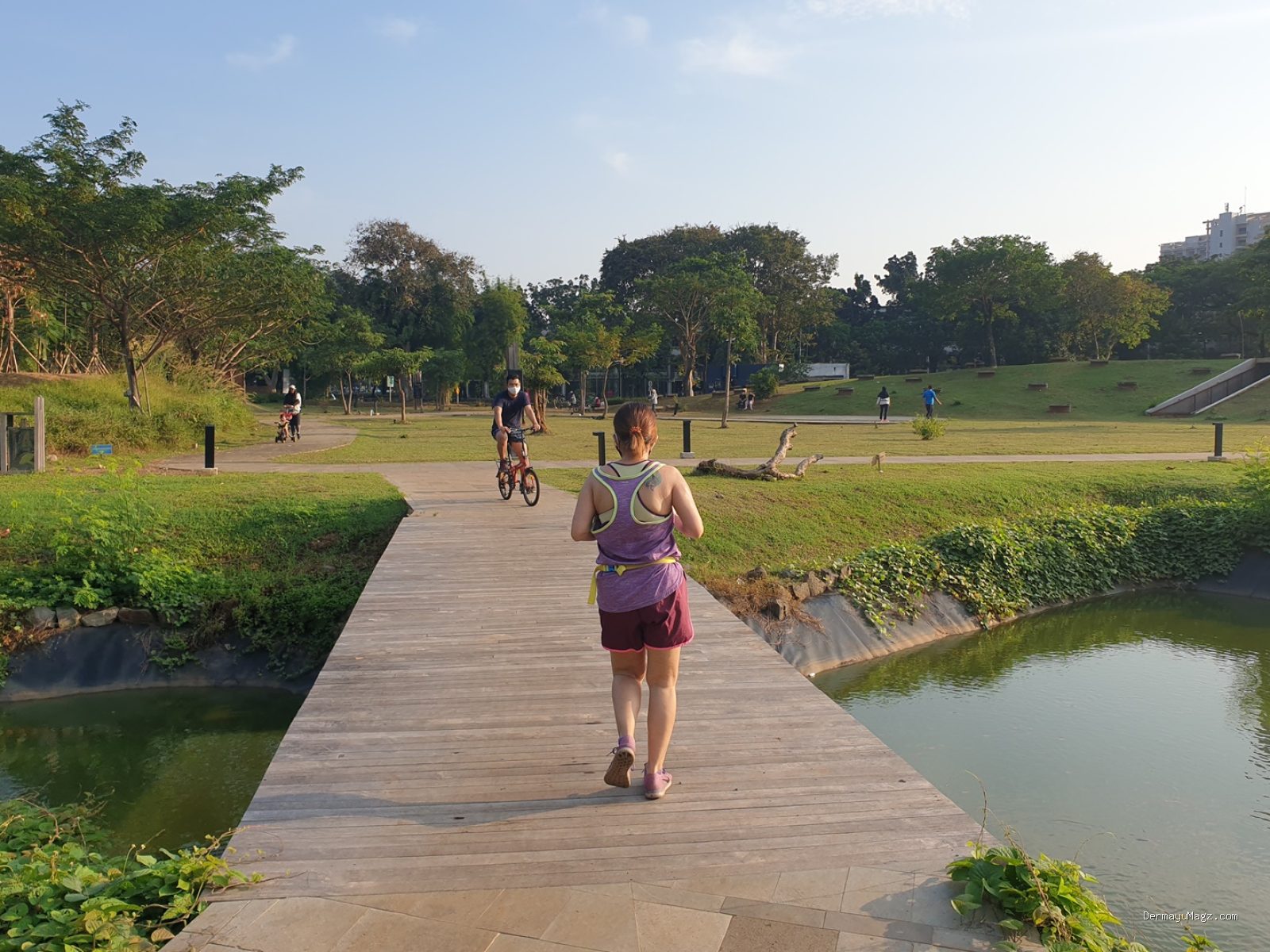 Photo by travelspromo.com - Manfaat Jogging di Taman Kota untuk Kesehatan Tubuh dan Mental