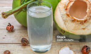 Photo by istockphoto.com - Manfaat Minum Air Kelapa untuk Menjaga Hidrasi Saat Cuaca Panas