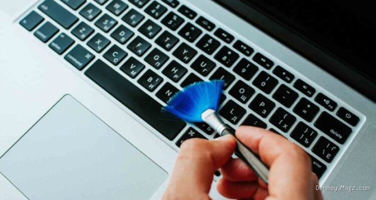 Photo by erablue.id - Panduan Membersihkan Keyboard Laptop dari Debu dengan Aman