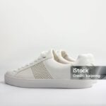 Photo by istockphoto.com - Panduan Membersihkan Sepatu Putih agar Awet dan Tetap Cerah