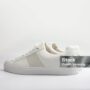 Photo by istockphoto.com - Panduan Membersihkan Sepatu Putih agar Awet dan Tetap Cerah