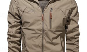 Photo by lightinthebox.com - Panduan Memilih Jaket Traveling yang Nyaman dan Fungsional