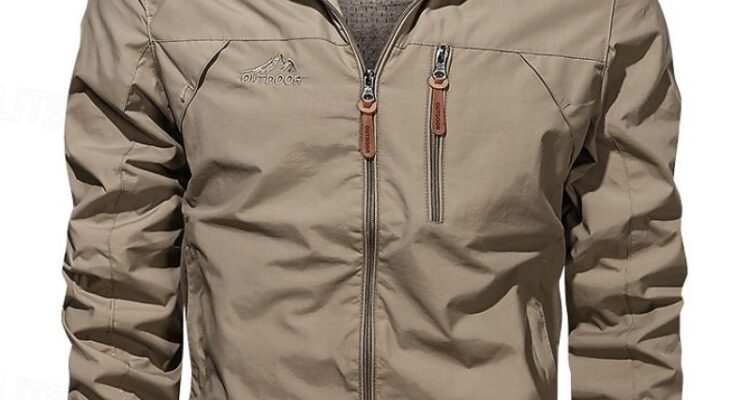 Photo by lightinthebox.com - Panduan Memilih Jaket Traveling yang Nyaman dan Fungsional