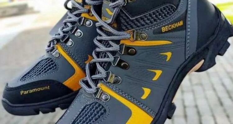 Photo by shopee.co.id - Panduan Memilih Sepatu Gunung Awet dan Nyaman untuk Pendaki
