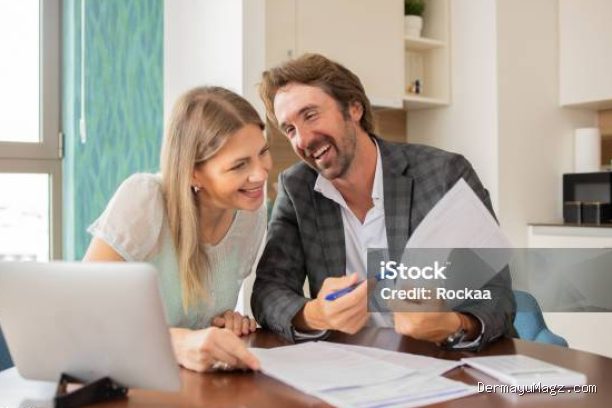 Photo by istockphoto.com - Panduan Mengatur Keuangan Rumah Tangga bagi Pasangan Baru Menikah