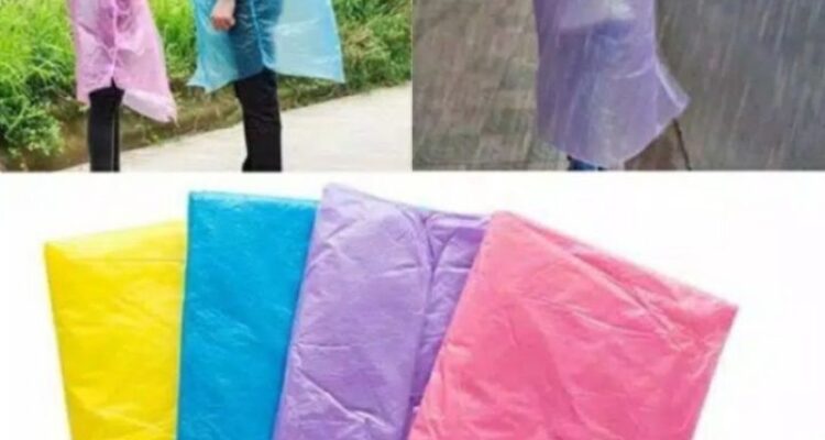 Photo by shopee.co.id - Panduan Packing Perlengkapan Traveling Saat Musim Hujan