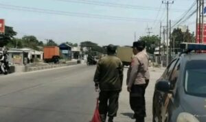 Polisi Tertibkan Aksi Pak Ogah di U-Turn SPBU Patrol Indramayu