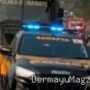 Polres Indramayu Bersihkan Debu Vulkanik dengan Water Cannon