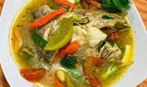 Photo by beautynesia.id - Racikan Bumbu Sup Ikan Nila Kuah Bening Kemangi yang Bikin Badan Hangat