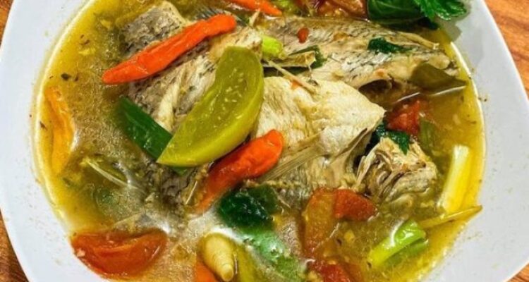 Photo by beautynesia.id - Racikan Bumbu Sup Ikan Nila Kuah Bening Kemangi yang Bikin Badan Hangat