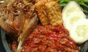 Photo by pinresep.github.io - Racikan Sambal Terasi Bakar Pesisir Teman Makan Ikan Bakar Kipas