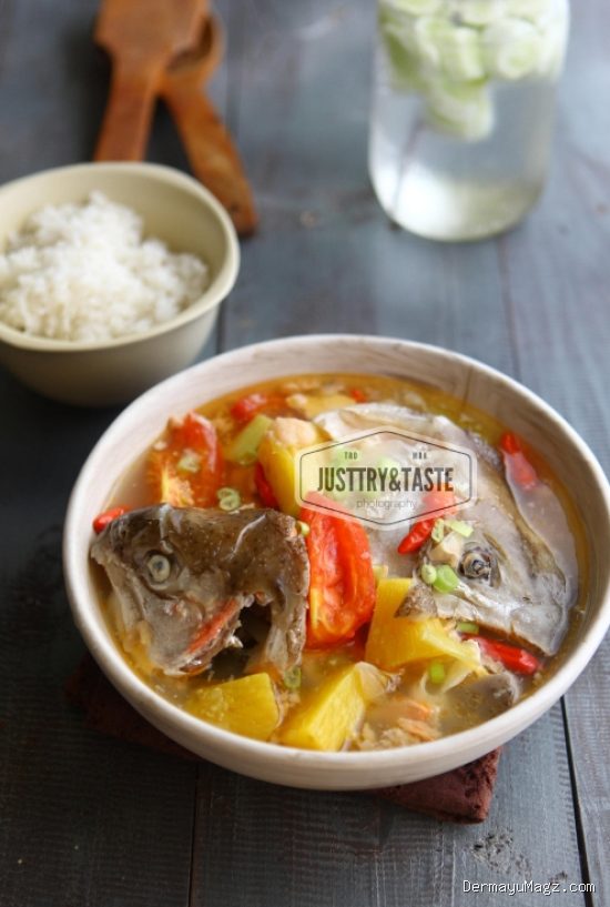 Photo by justtryandtaste.com - Rahasia Sup Kepala Ikan Salmon Kuah Jahe Bening Penambah Stamina Tubuh