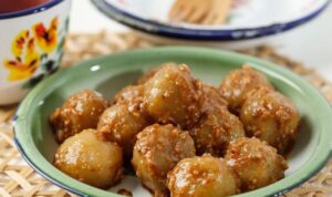 Photo by palpos.bacakoran.co - Resep Cilok Kuah Kacang Pedas Kenyal dan Mudah Dibuat di Rumah