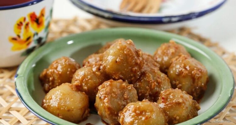 Photo by palpos.bacakoran.co - Resep Cilok Kuah Kacang Pedas Kenyal dan Mudah Dibuat di Rumah
