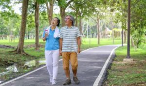 Photo by hellosehat.com - Strategi Jalan Kaki Setiap Hari agar Tetap Konsisten dan Menyenangkan