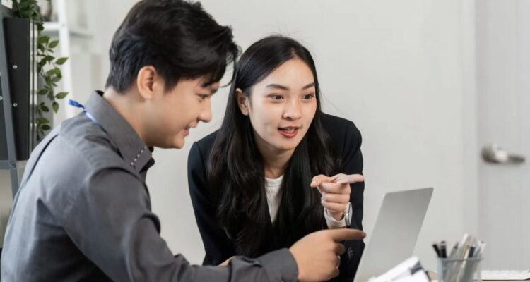 Photo by marketeers.com - Strategi Membangun Jaringan Pertemanan yang Luas di Kantor