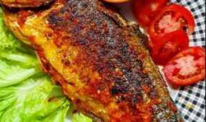 Photo by liputan6.com - Trik Mengoles Bumbu Bakaran Berkali-kali Supaya Permukaan Ikan Gak Gosong Pahit