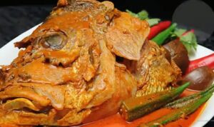 Photo by kreatifikan.blogspot.com - Cara Mengolah Kepala Ikan Kakap Bumbu Pindang Kuning Santan Encer