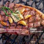 Photo by istockphoto.com - Penyebab Bumbu Oles Bakaran Rontok Menetes ke Arang Sebelum Meresap