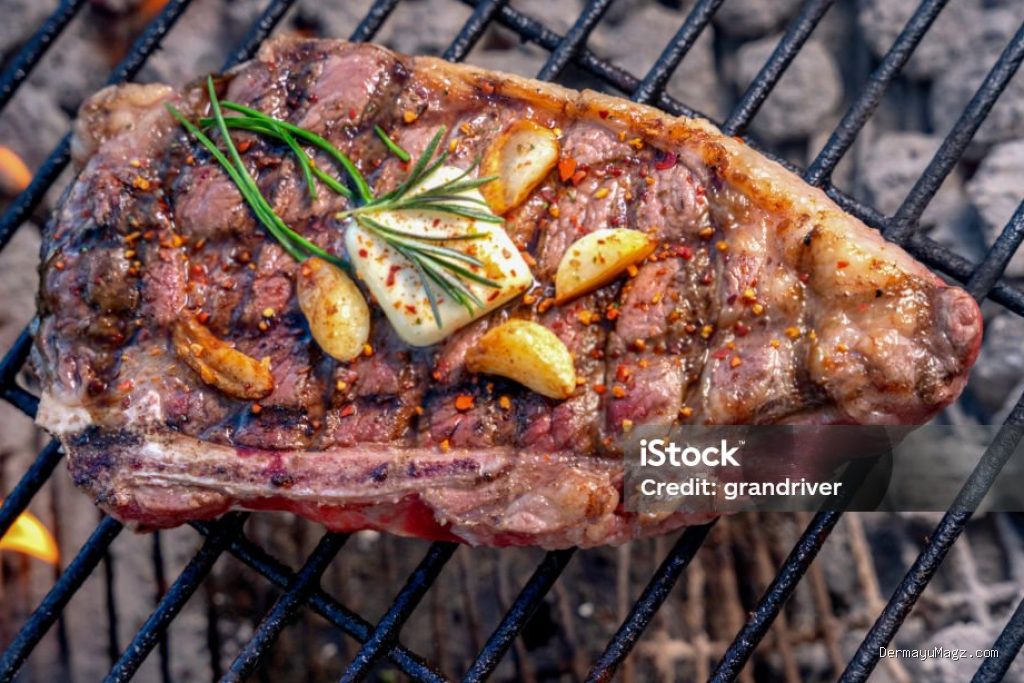 Photo by istockphoto.com - Penyebab Bumbu Oles Bakaran Rontok Menetes ke Arang Sebelum Meresap