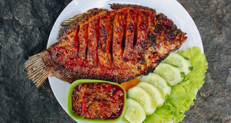 Photo by kompas.com - Penyebab Daging Ikan Menjadi Keras dan Alot Pas Selesai Dibakar
