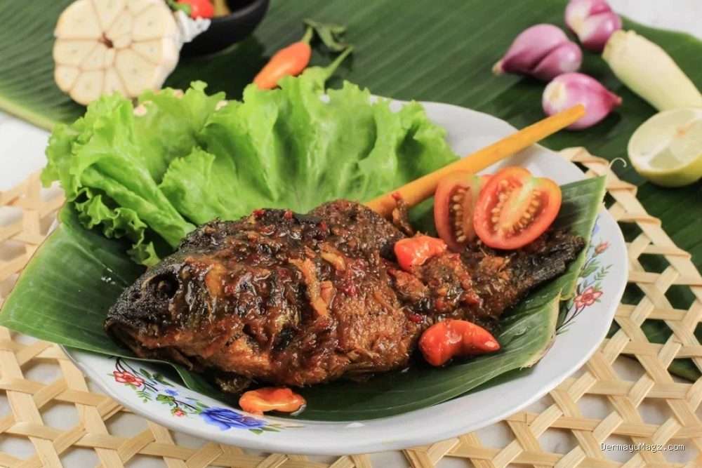Resep Ikan Etong Bakar Lembut Bumbu Bawang Bakaran Warung Tenda