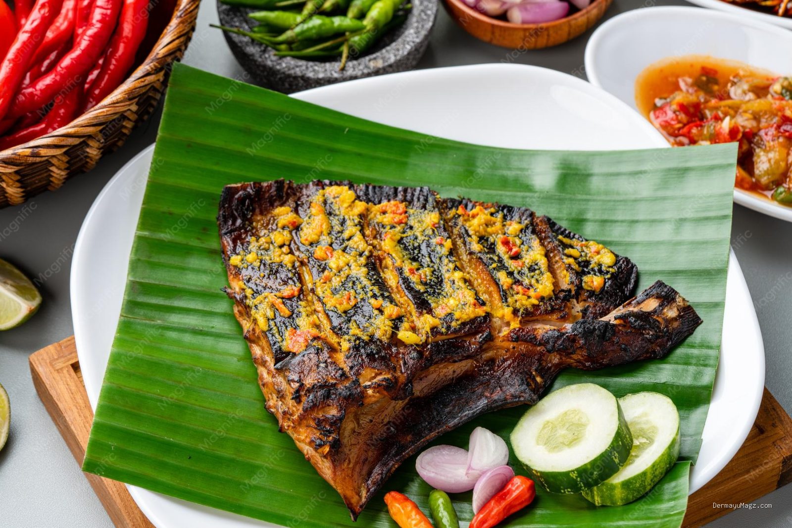 Photo by freepik.com - Resep Ikan Pari Bakar Bumbu Rempah Pesisir Pedas Manis Bebas Bau Pesing